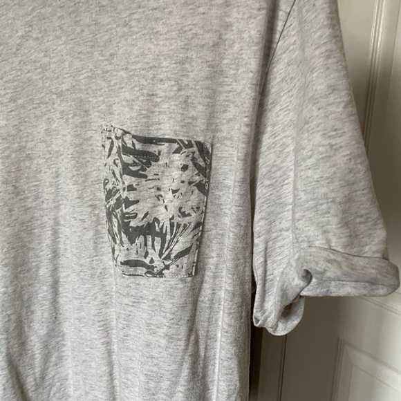 Abercrombie and Fitch Pocket T Shirt - Picture 7 of 8